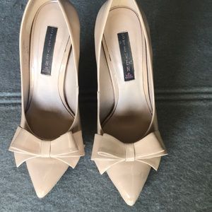 Steve Madden nude patent leather heels